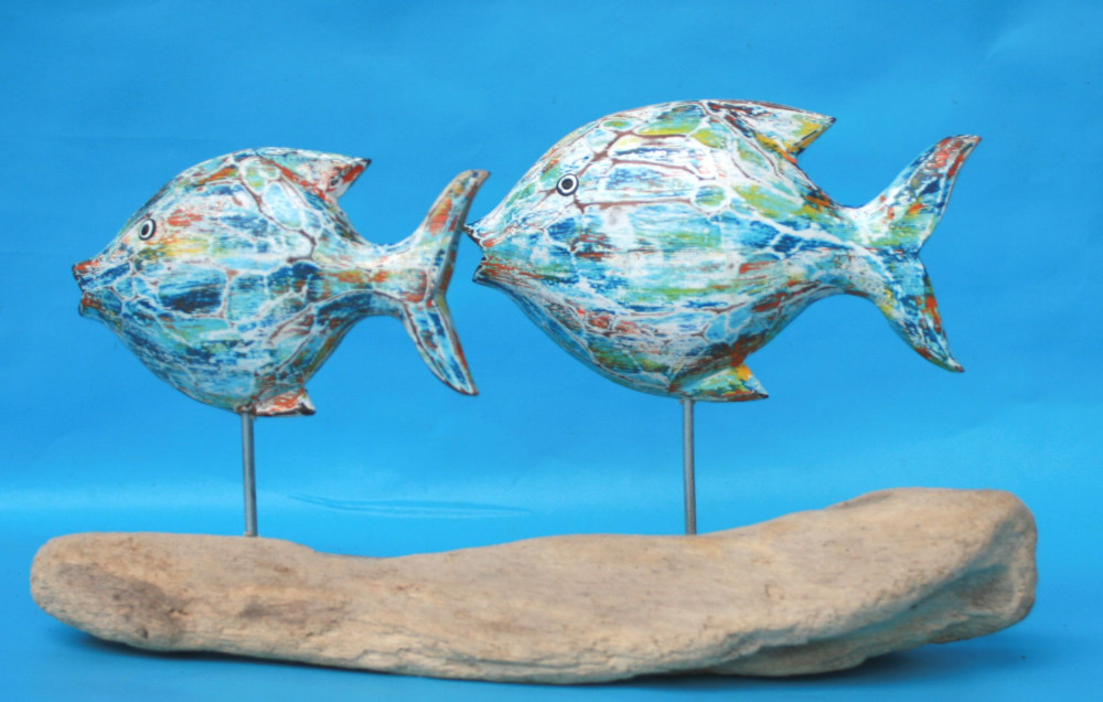 Preview: Zwei Fische aus Holz auf Treibholz - flach