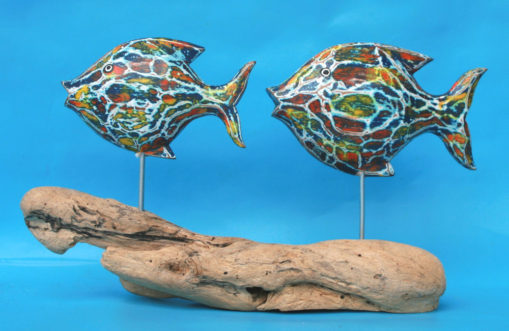 Preview: Zwei Fische aus Holz auf Treibholz - flach